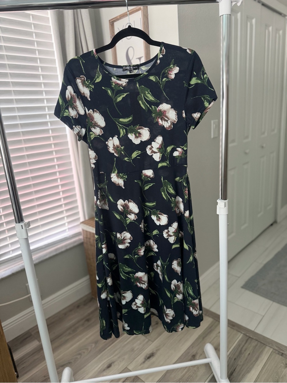 Urban Coco Women's Navy Floral Midi Dress with Short Sleeves - Size S